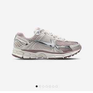 NWOT Nike Zoom Vomero